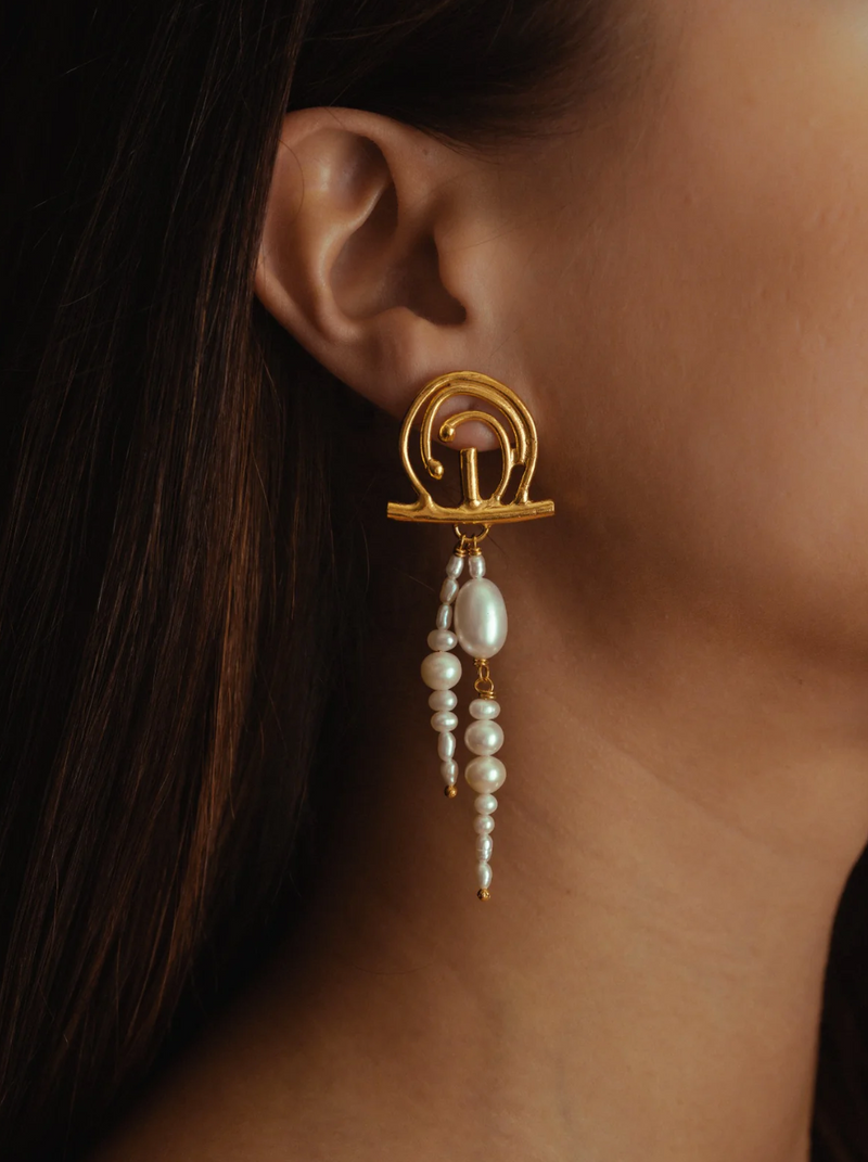 RJ Shell Diver Earrings - Pearl Drip