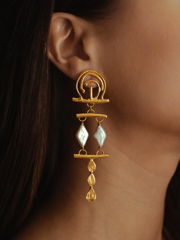 RJ Shell Diver Earrings - Pearl Duo